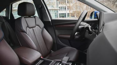 Audi Q5 Sportback - front seats