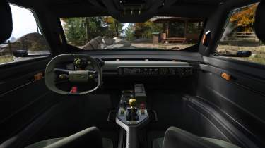 Aston Martin Dreadnought - dashboard