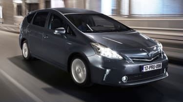 Toyota Prius+ front tracking