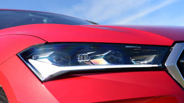 Skoda Superb - headlight