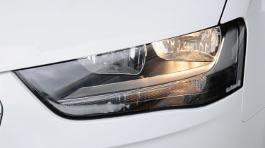 Audi A4 2.0 TDIe SE headlight