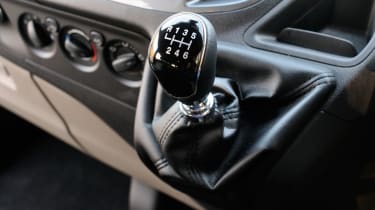 Ford Tourneo Custom 2.2 TDCi gearstick