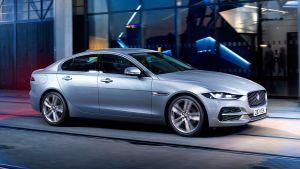 Jaguar%20XE%202020-5.jpg