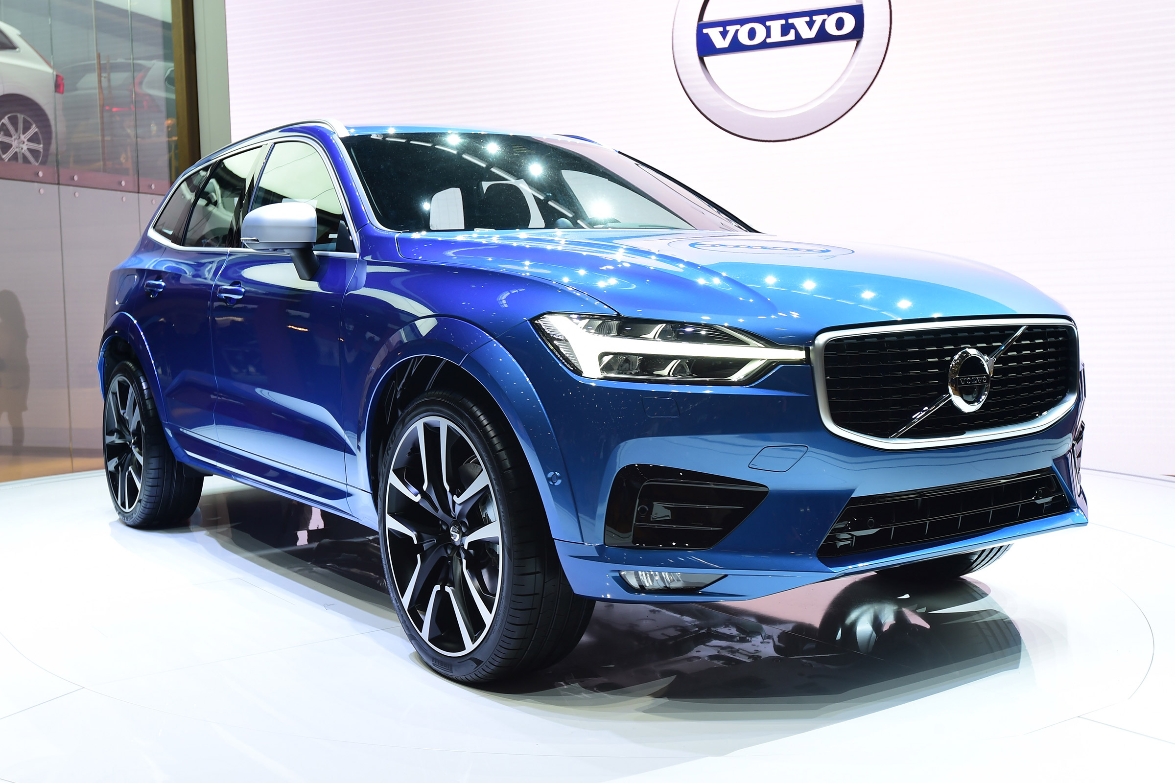New Volvo Xc Suv Prices Specs Pictures And Video Auto Express
