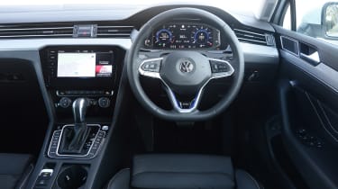 Volkswagen Passat GTE Estate - dash