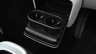 Volkswagen ID. Buzz LWB - rear cupholders