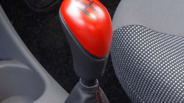 Peugeot 107 Sport XS gear lever