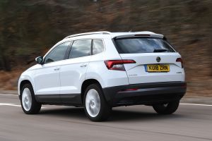 skoda karoq tracking rear