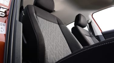 Volkswagen T-Cross Move - front seats