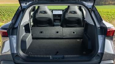 Omoda 5 SHS-H - boot seats down