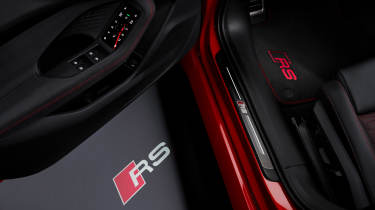 Audi RS 5 Avant - puddle light