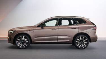 Volvo XC60 facelift 2026 - side
