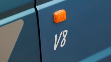Land Rover Discovery Mk1 - &#039;V8&#039; decal and side repeater