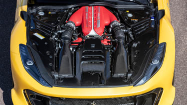 Ferrari 812 Competizione - engine