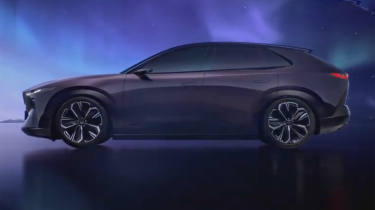  Mazda CX-6e preview - side static