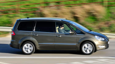 Ford Galaxy panning