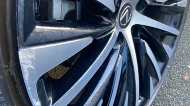 Lexus RZ - damaged wheel