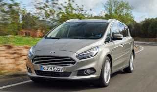 Ford S-MAX Titanium tracking
