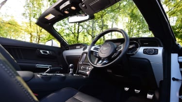 Convertible megatest - Ford Mustang - interior