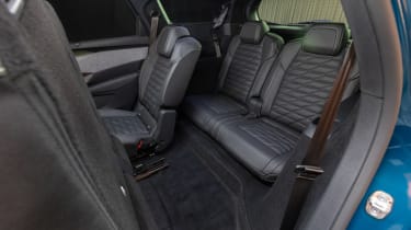 Peugeot E-5008 - back seats