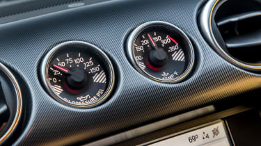 Ford Mustang Shelby GT500 - dials