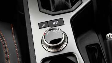 Mitsubishi L200 - controls