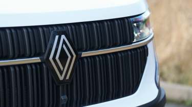 Renault Master - grille