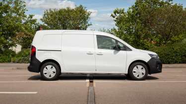 Nissan Townstar EV - side static (door closed)