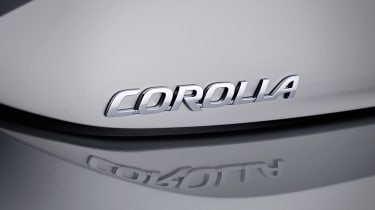 Toyota Corolla facelift - Corolla badge
