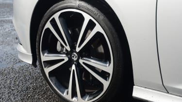 Vauxhall Insignia Grand Sport - wheel