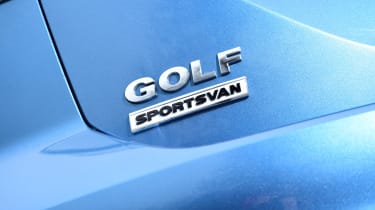 VW Golf SV BlueMotion logo