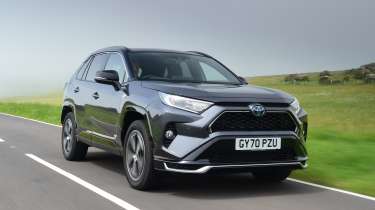 Toyota RAV4 - front tracking 
