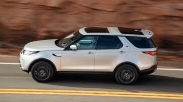 Land Rover Discovery 2017 side