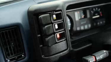 Ford Fiesta Mk2 - buttons