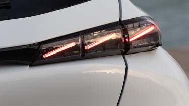 Peugeot 308 Hybrid GT Premium - tail light