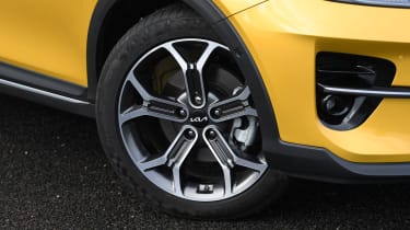 Kia XCeed - front O/S wheel