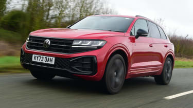 Volkswagen Touareg - front tracking