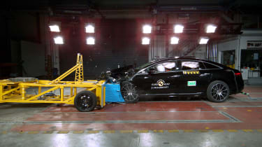 Испытание Mercedes EQS на лобовой удар Euro NCAP