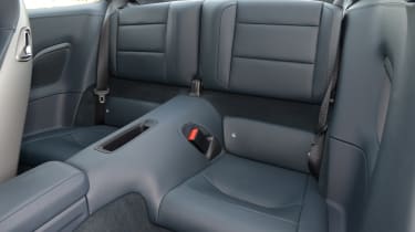 Porsche 911 Carrera 4S 2016 - rear seats