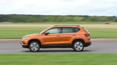 SEAT Ateca First Edition - side tracking