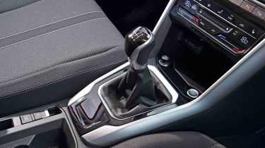 VW T-Roc - manual gear lever