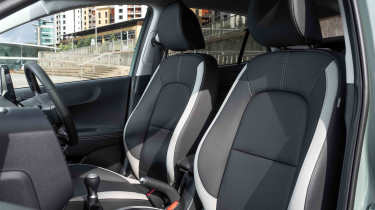 Kia Picanto - front seats