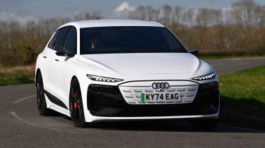 Audi S6 Avant e-tron - front cornering