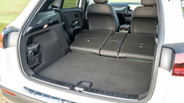 Mercedes GLA facelift - boot seats down