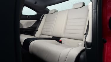 Lexus RC 300h 2016 - rear seats