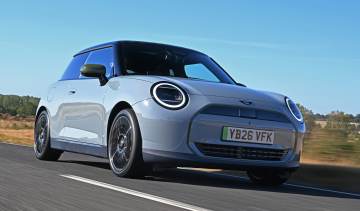 MINI Cooper Paul Smith Edition - front tracking 