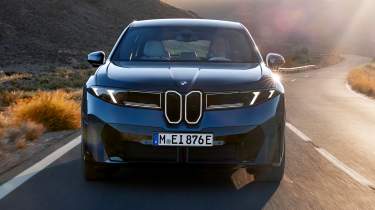 BMW iX3 - full front action