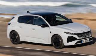Peugeot 308 Hybrid GT Premium - front angled tracking