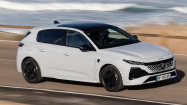 Peugeot 308 Hybrid GT Premium - front angled tracking