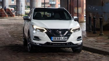 Nissan Qashqai 1.3 DiG-T - front action